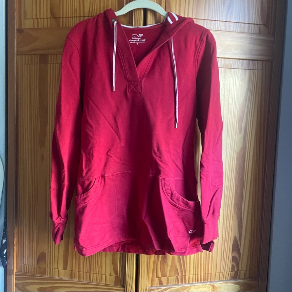 Vineyard Vines sweatshirt